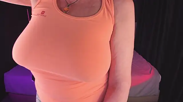 LindaPassionate Adlı Modelin Canlı XXX Sohbeti