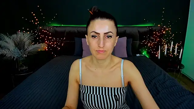 Rebecca_Diamond 即時 XXX 聊天