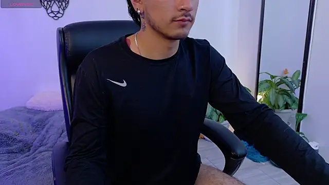 Онлайн чат XXX Elian_savoy