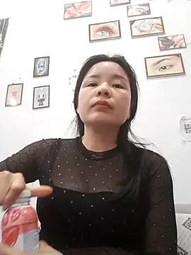 Ivy_Trix2 Live XXX-Chat