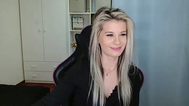 KristineGlow Live XXX-chat