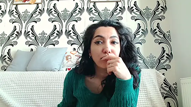 CharmingWitchy's Live XXX Chat