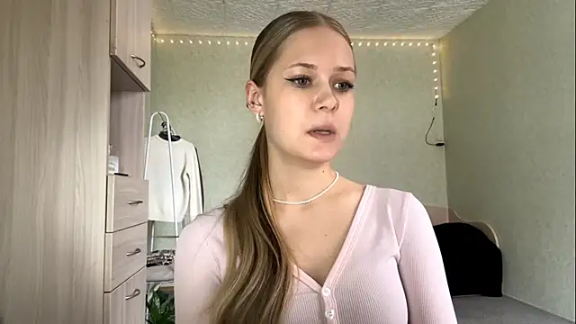 ZaidaSchwarten Chat XXX in diretta