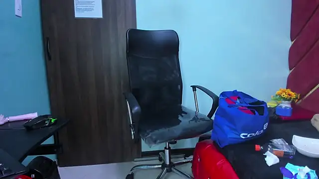 MiaRouss69's Live XXX Chat