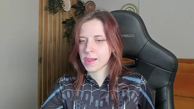 FreyaVey: онлайн-секс-чат