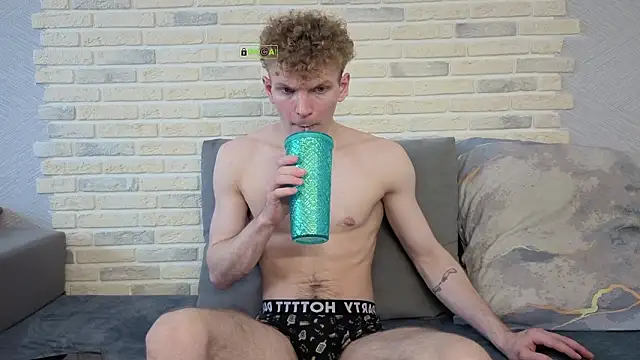 adamhariss webcam show