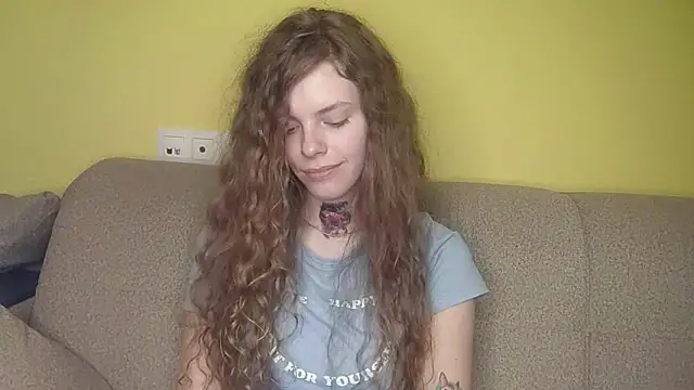 RayaNenlia's Live XXX Chat