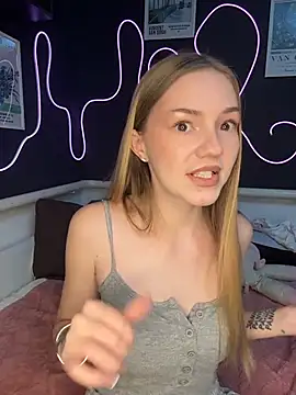 MilaMoone Chat XXX live