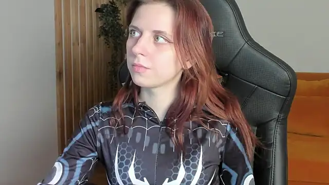 دردشة FreyaVey الجنسية المباشرة