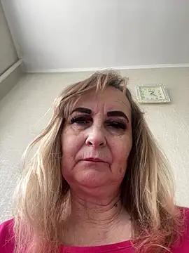 Irina2909@xh 即時 XXX 聊天