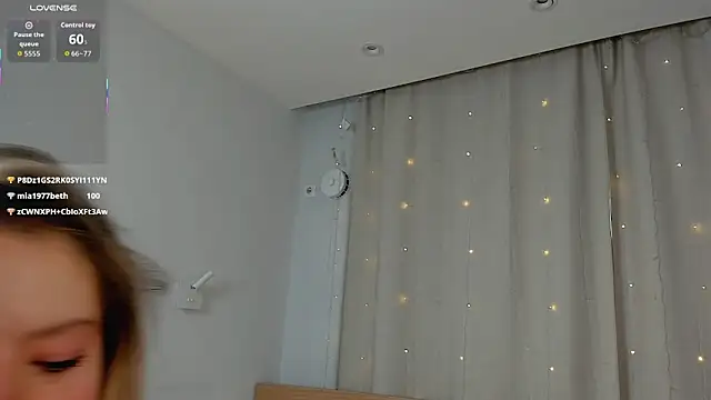 TiffinyMergist Adlı Modelin Canlı XXX Sohbeti