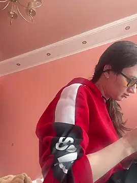 Flossy_Vettie Adlı Modelin Canlı XXX Sohbeti