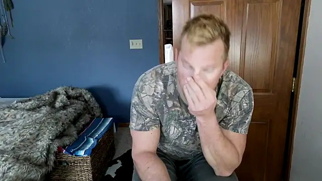 Pertunjukan Kamera Web SpunRedneck