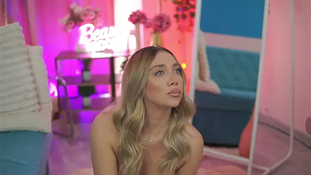 NadyaBlue Live XXX-chat