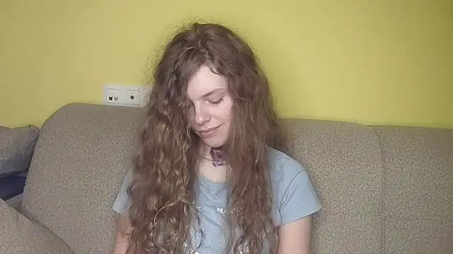 XXX chat uživo modela RayaNenlia