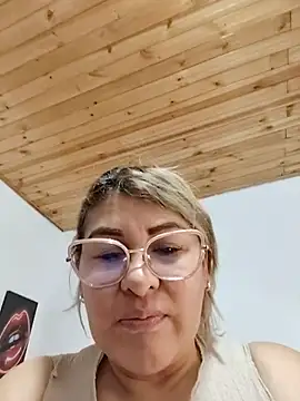 AlexxiaaMat's Live XXX Chat