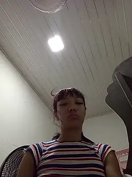 XXX chat uživo modela Kuppy14