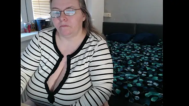 Sweetboobs' Webcam Show