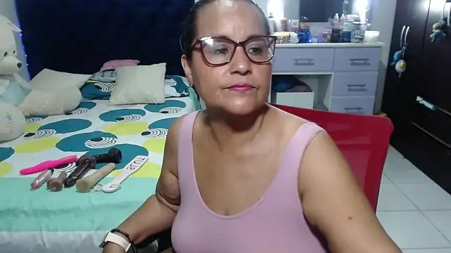 pervert_mommy_ live XXX chat