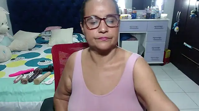 pervert_mommy_ Adlı Modelin Canlı XXX Sohbeti