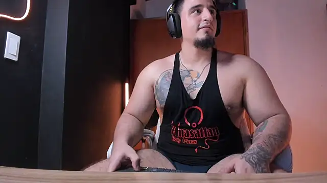 Онлайн чат XXX kingbear777