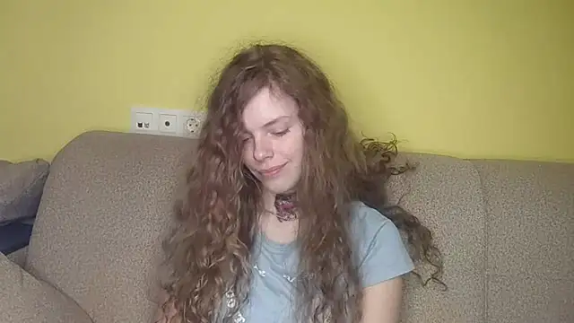 RayaNenlia Adlı Modelin Canlı XXX Sohbeti