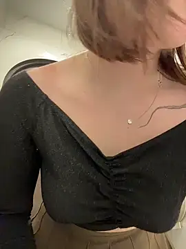 Chatroom XXX en direct de lucy-joy