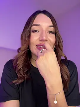 Chat +18 de Bella-taylorr ao vivo