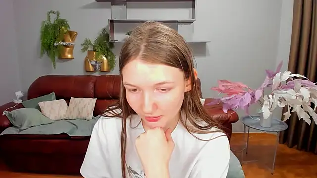 NikaRain Adlı Modelin Canlı XXX Sohbeti