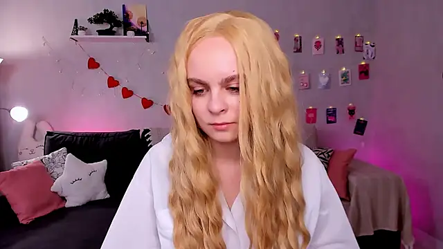 Chat +18 de VivienAllen ao vivo