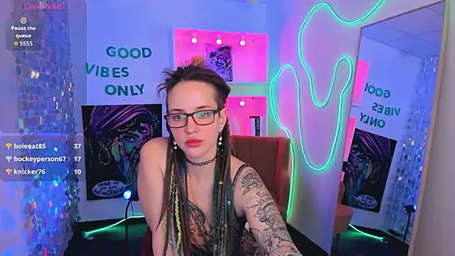 Chat XXX en directo de LisaFoxy_y