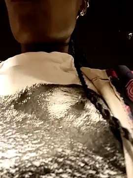 Petite_Ula Adlı Modelin Canlı XXX Sohbeti