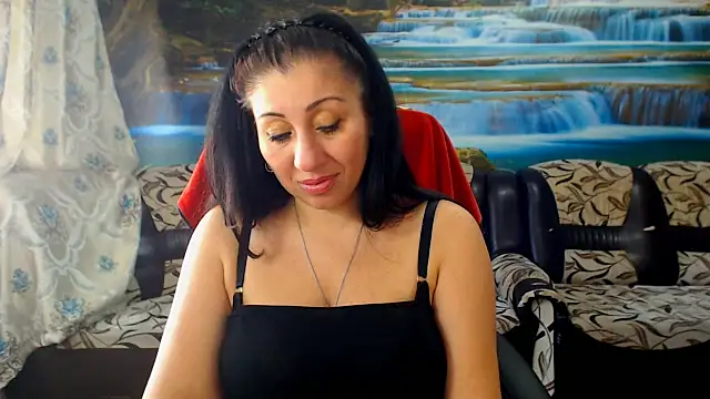 MoistMady 라이브 XXX 채팅