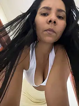 Yirleyll Pertunjukan Webcam