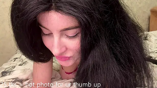 Show modela ToriHellberg na web-kameri