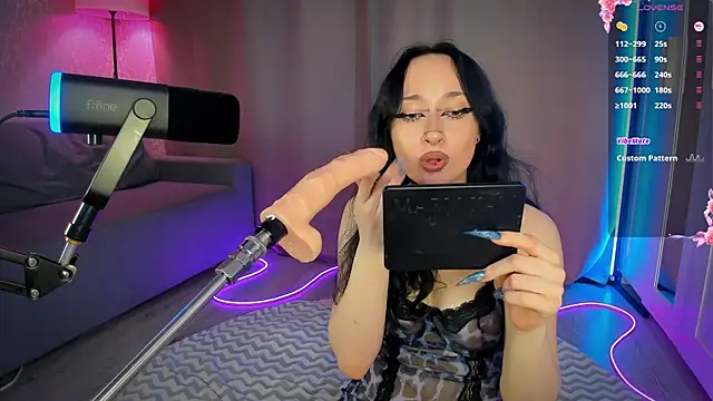 Juicy_Vikki Live XXX-Chat