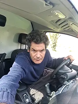 twitshe: διαδικτυακό σόου στην κάμερα