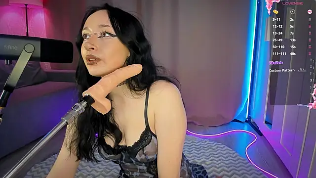 Juicy_VikkiのライブXXXチャット