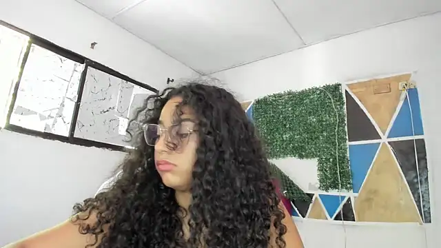 emily_stars1 Adlı Modelin Web Kamerası Şovu