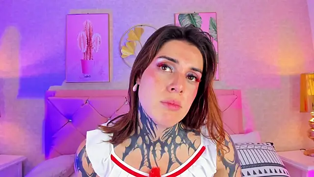 mystikdoll élő XXX-chatje