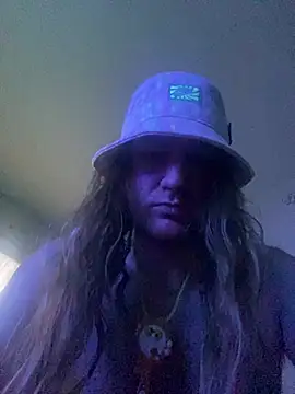 Pokazy przed kamerką – LSDsexslave