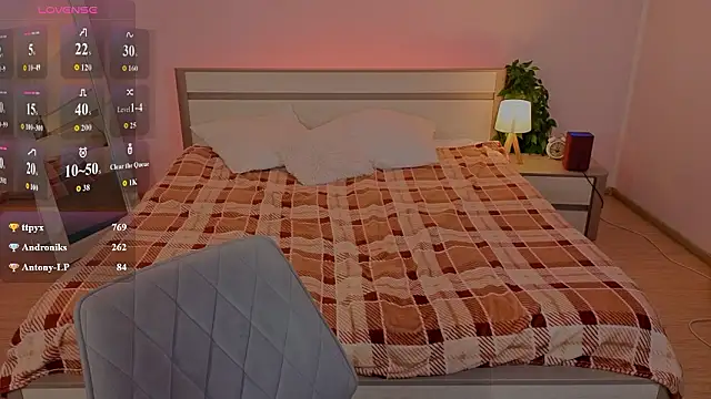 Chatroom XXX en direct de Adetta