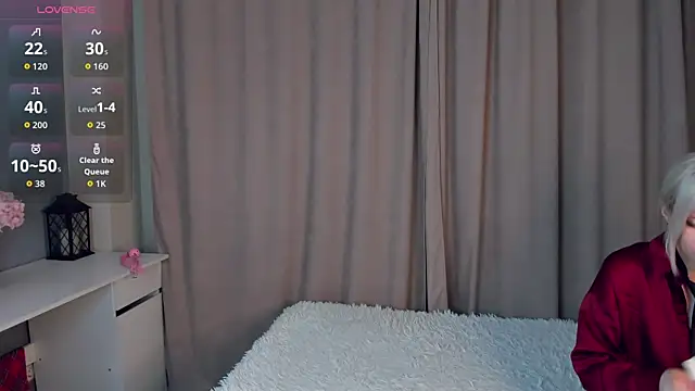 GoldenLenarz's Live XXX Chat