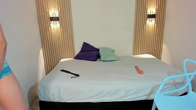 Chatroom XXX en direct de CharlotteKing8