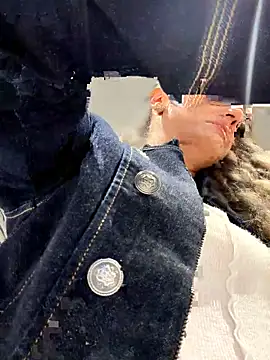 Chatroom XXX en direct de adya-aly