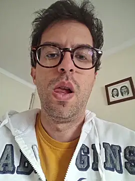 RikCum4u webcam show