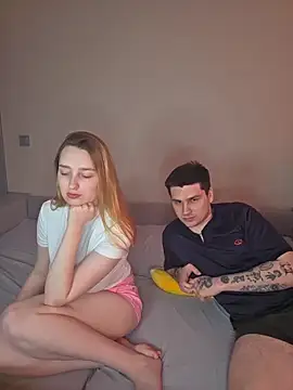 Chat +18 de ToxyFoxyy ao vivo