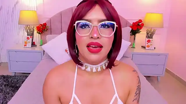 MadelaineJones: онлайн-секс-чат