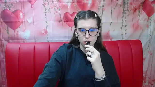 دردشة LilianaShine الجنسية المباشرة