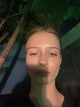 ViviennMur 即時 XXX 聊天